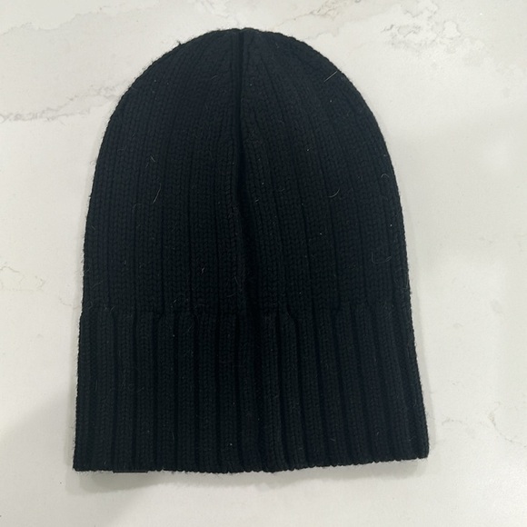Lululemon Black Winter Beanie One Size - Great Condition - Picture 2 of 3